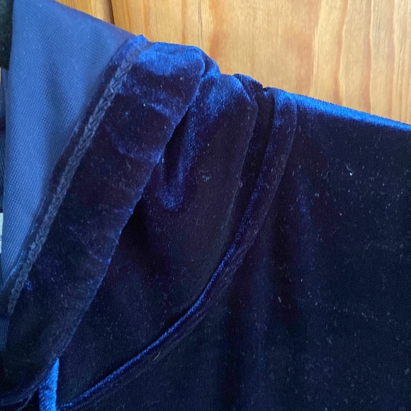 Velvet hooded dress - Picture 3 of 6